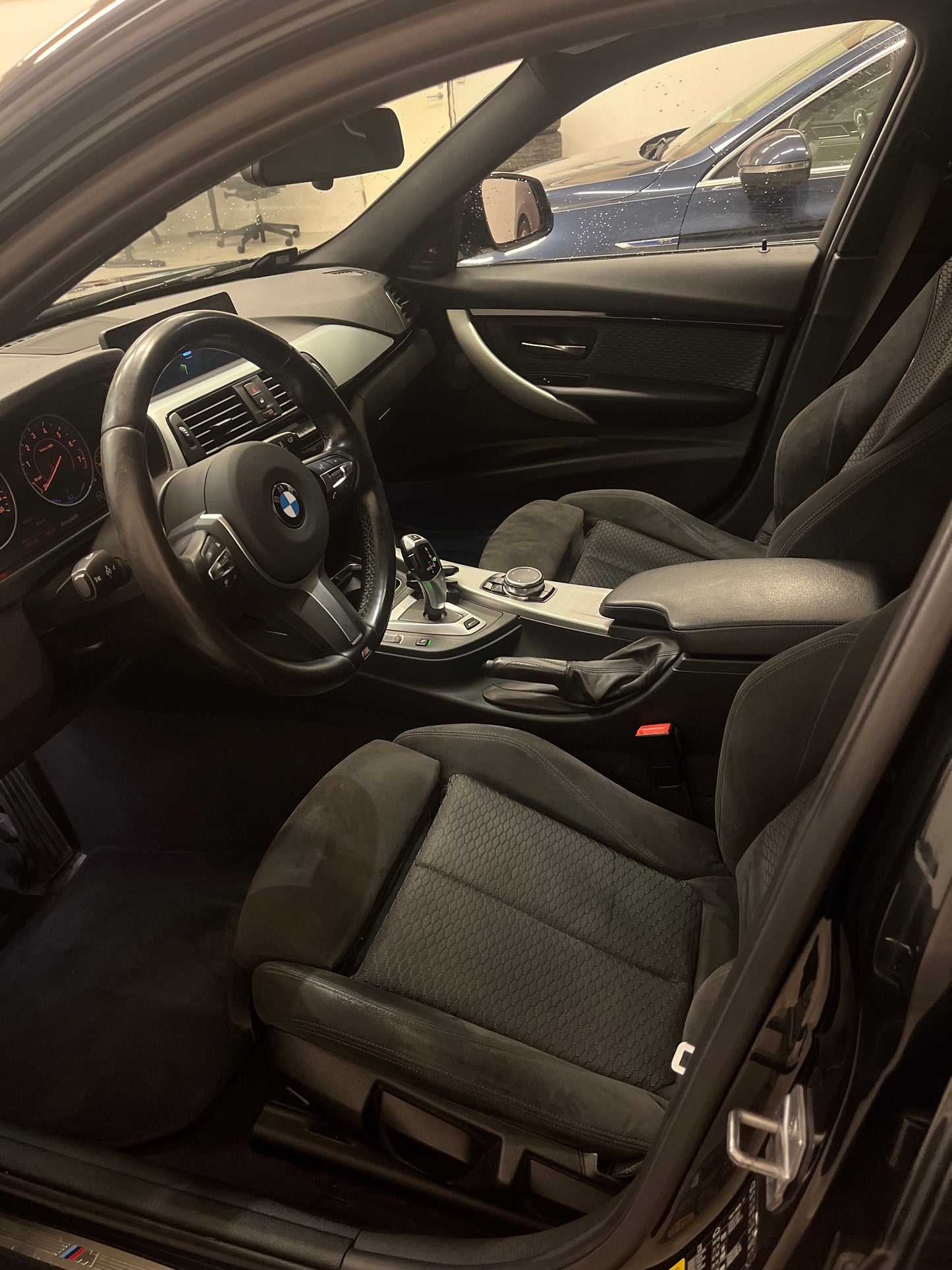 BMW 330e