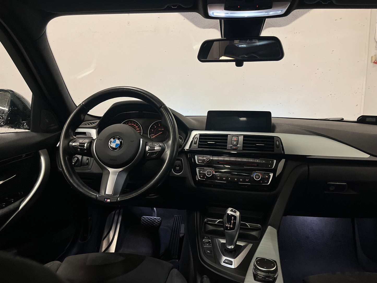 BMW 330e