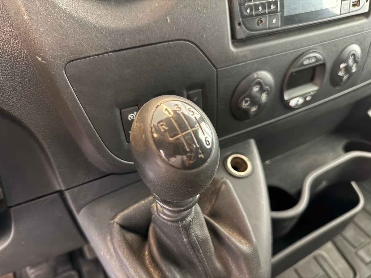 Nissan NV400