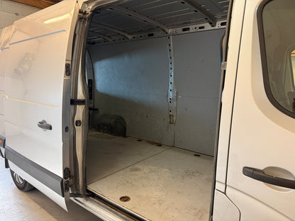 Nissan NV400