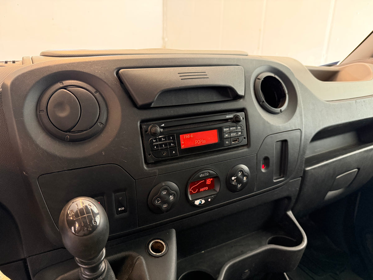 Nissan NV400