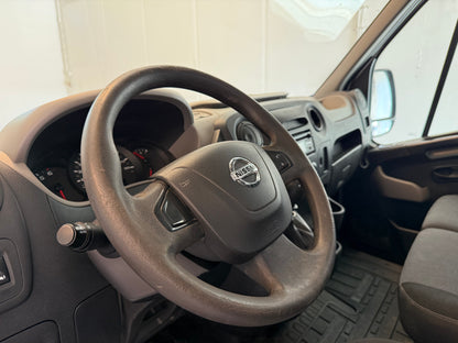 Nissan NV400